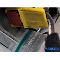Alfa Romeo - Giulia - Airbag knie links