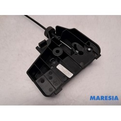 Alfa Romeo - Giulia - Backrest release handle