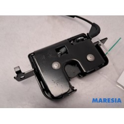 Alfa Romeo - Giulia - Backrest release handle