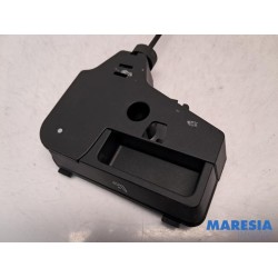 Alfa Romeo - Giulia - Backrest release handle