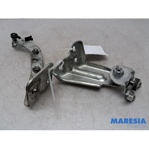 Fiat - Ducato - Sliding door roller, right