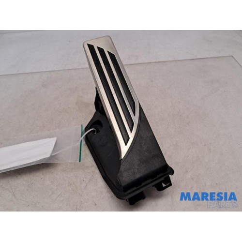 Alfa Romeo - Giulia - Accelerator pedal