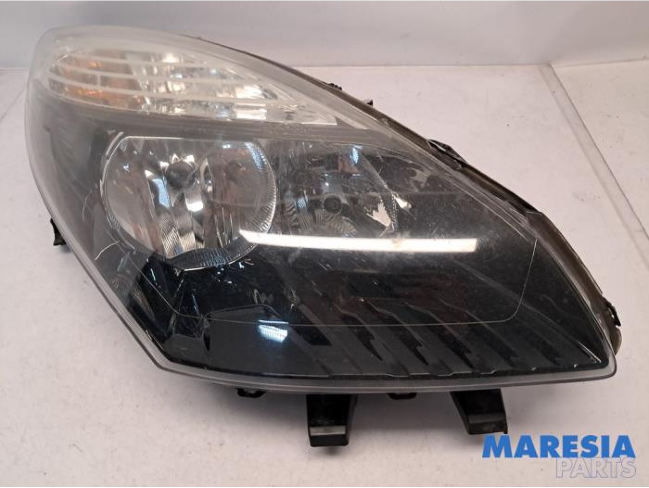 Renault - Grand Scenic - Koplamp rechts