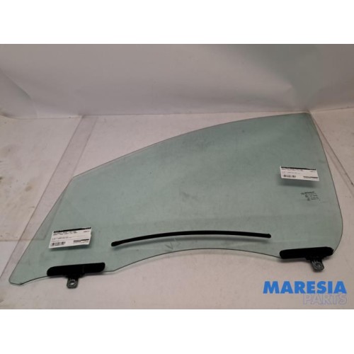 Renault - Grand Scenic - Door window 4-door, front left