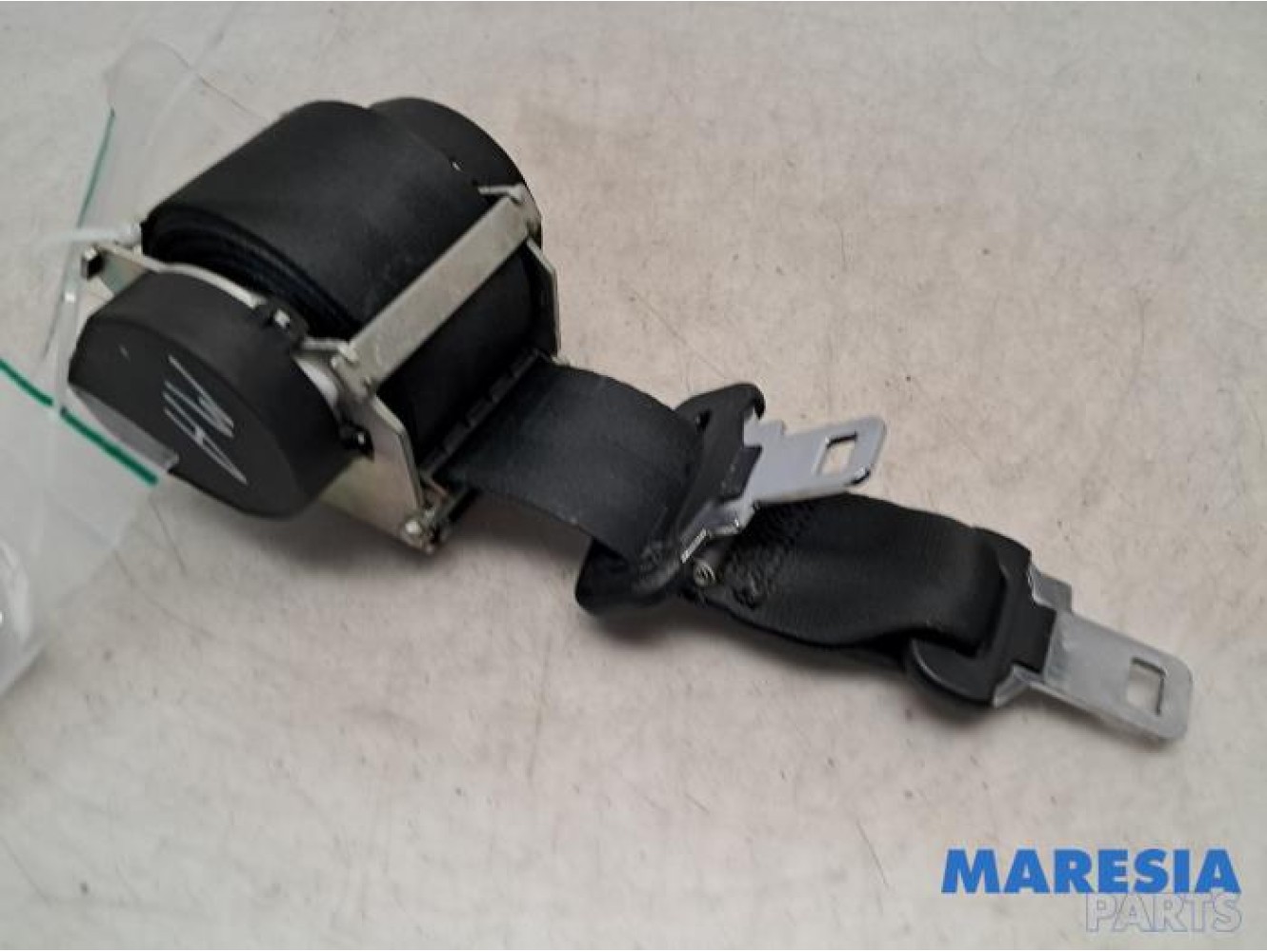 Renault - Grand Scenic - Rear seatbelt, centre