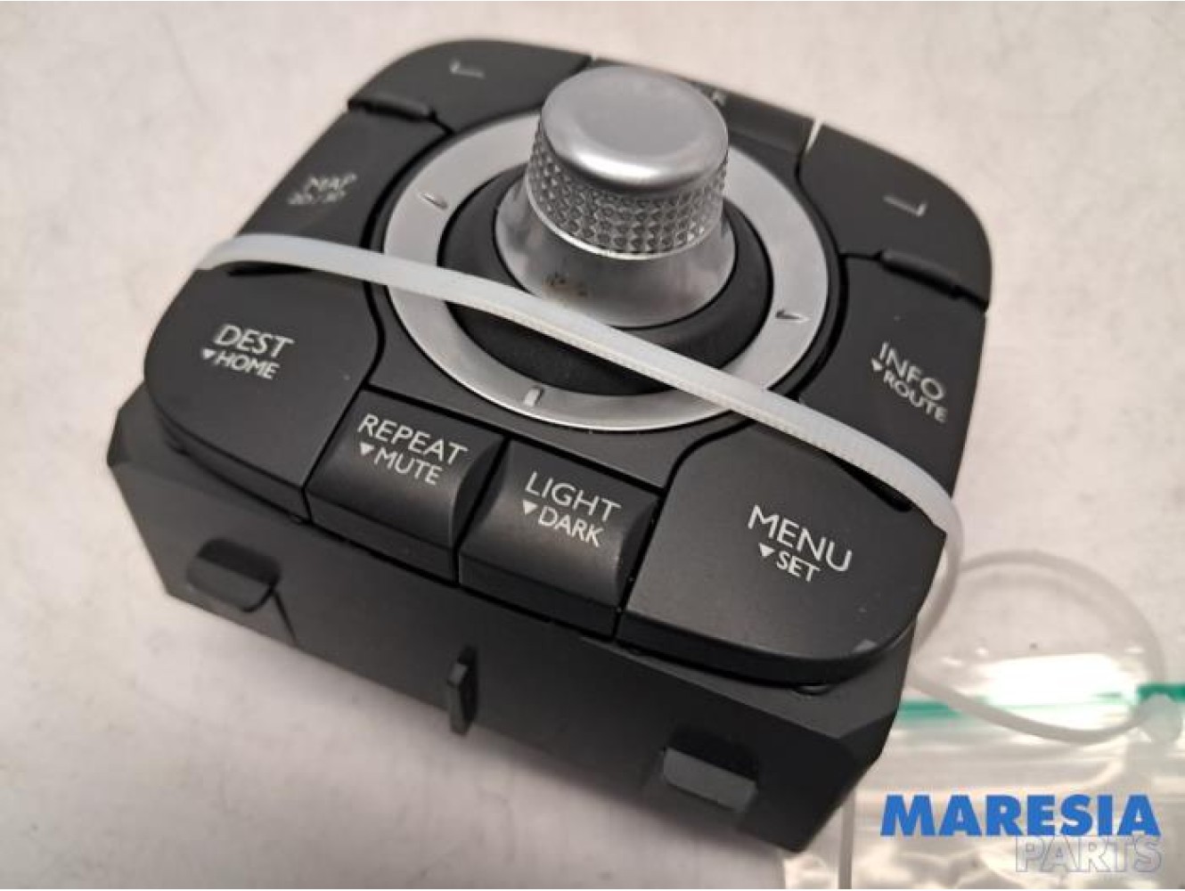Renault - Grand Scenic - Multi-media control unit