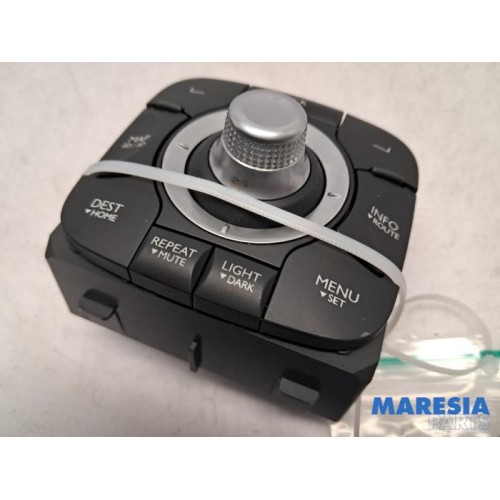 Renault - Grand Scenic - Regelunit Multi Media