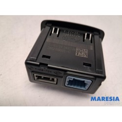 Renault - Grand Scenic - AUX/USB aansluiting