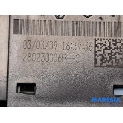 Renault - Grand Scenic - AUX/USB aansluiting