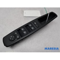 Renault - Grand Scenic - Multi-functional window switch