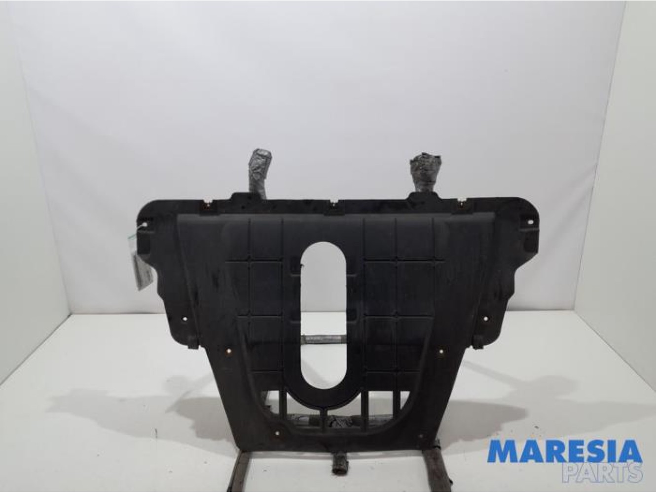 Alfa Romeo - Giulietta - Engine protection panel