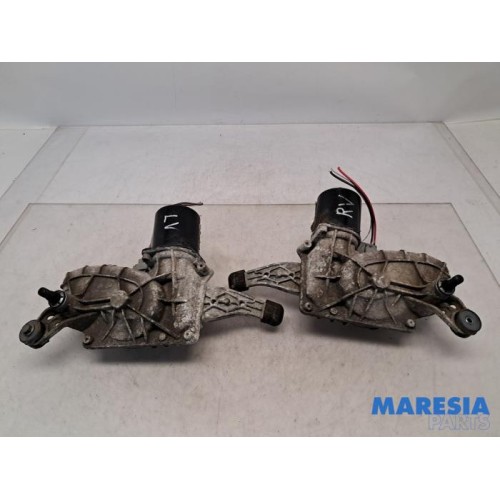 Renault - Grand Scenic - Front wiper motor