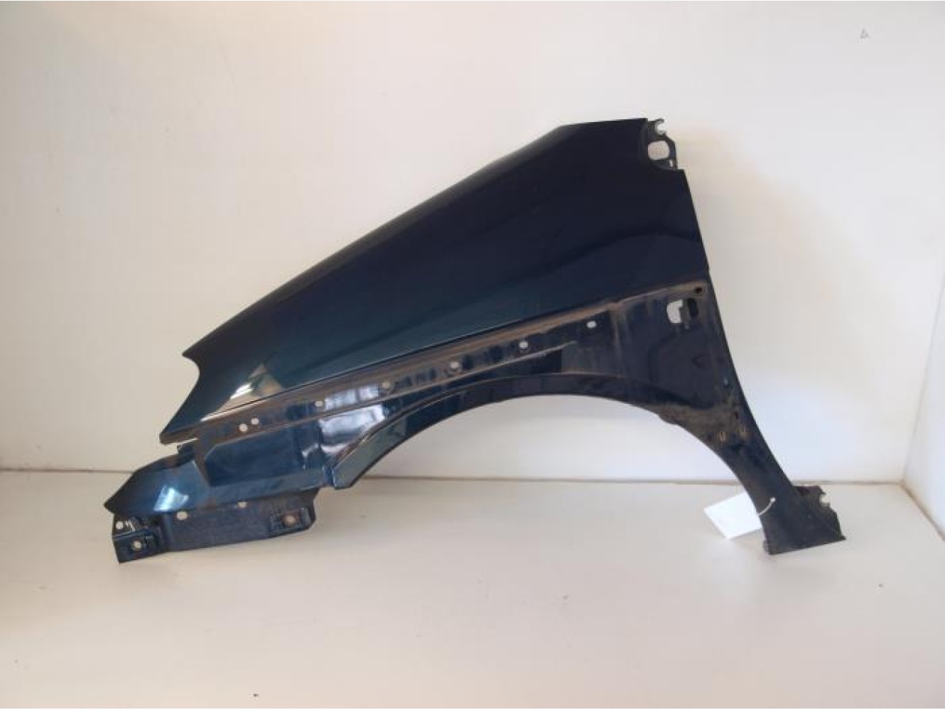 Renault - Megane Scenic - Front wing, left