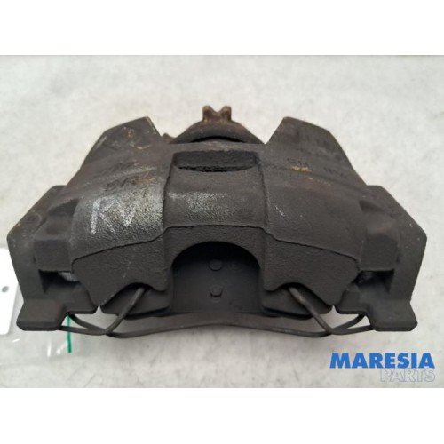 Renault - Grand Scenic - Front brake calliper, right