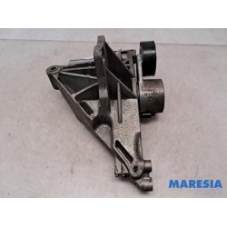 Fiat - 500 - Alternator upper bracket
