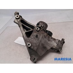 Fiat - 500 - Alternator upper bracket