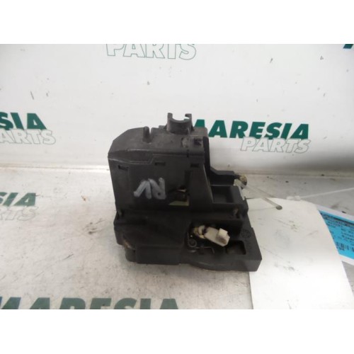 Renault - Megane Scenic - Front door lock mechanism 4-door, right