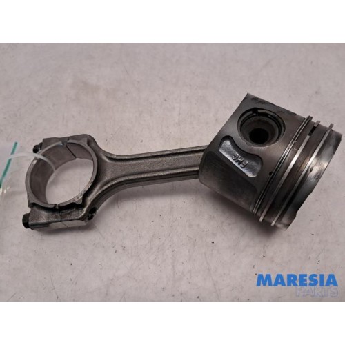 Fiat - Punto Grande - Connecting rod
