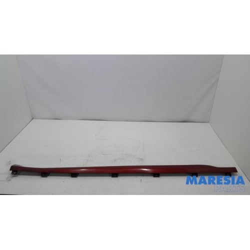 Alfa Romeo - Giulietta - Side skirt, left
