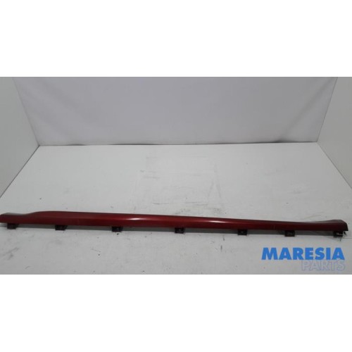 Alfa Romeo - Giulietta - Side skirt, right