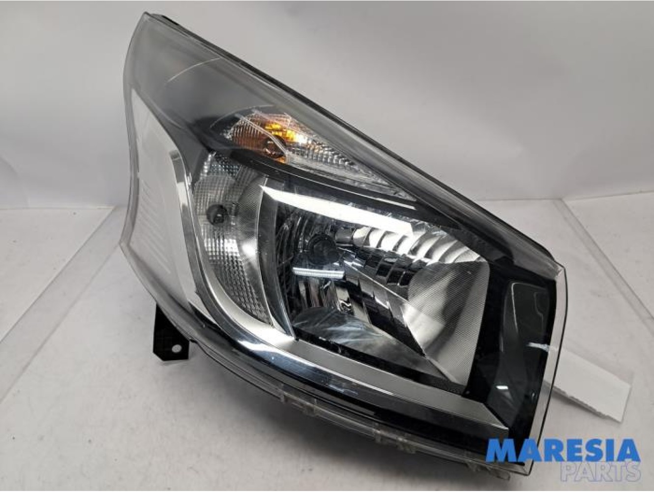 Renault - Trafic - Phare droit