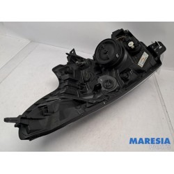 Renault - Trafic - Phare droit