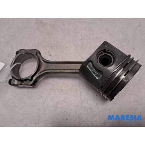 Fiat - Doblo - Connecting rod