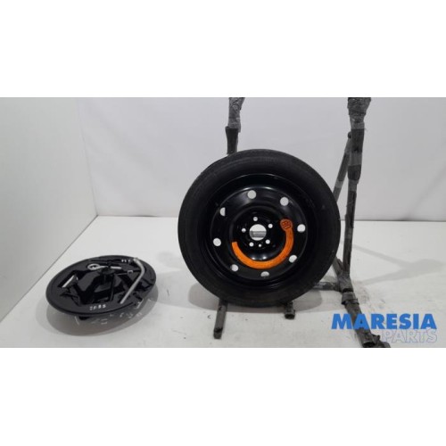 Alfa Romeo - Giulietta - Krikset + reservewiel