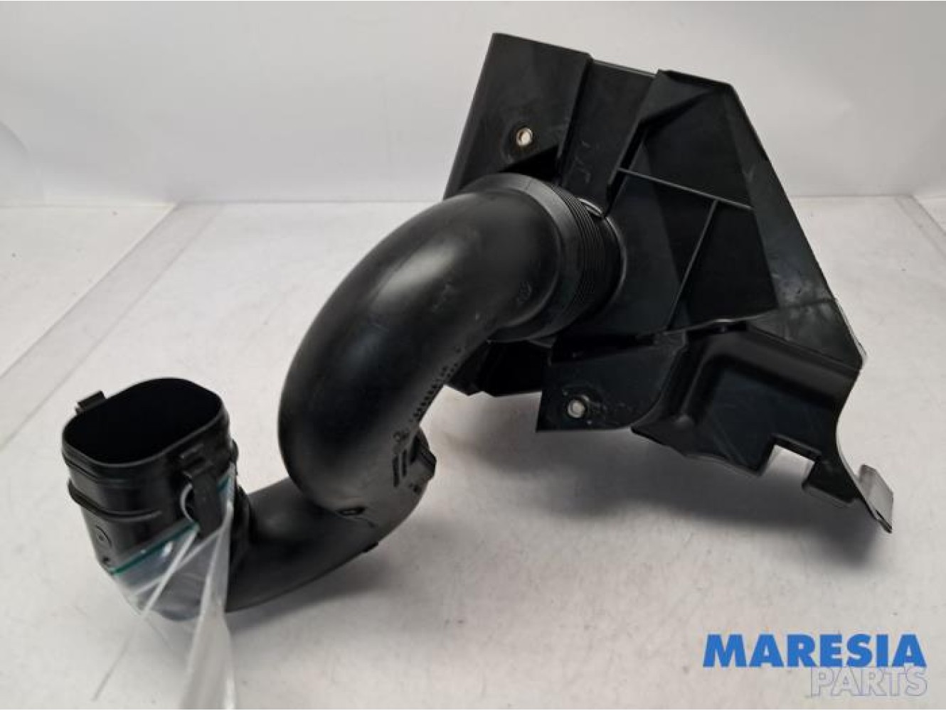 Renault - Trafic - Air intake hose