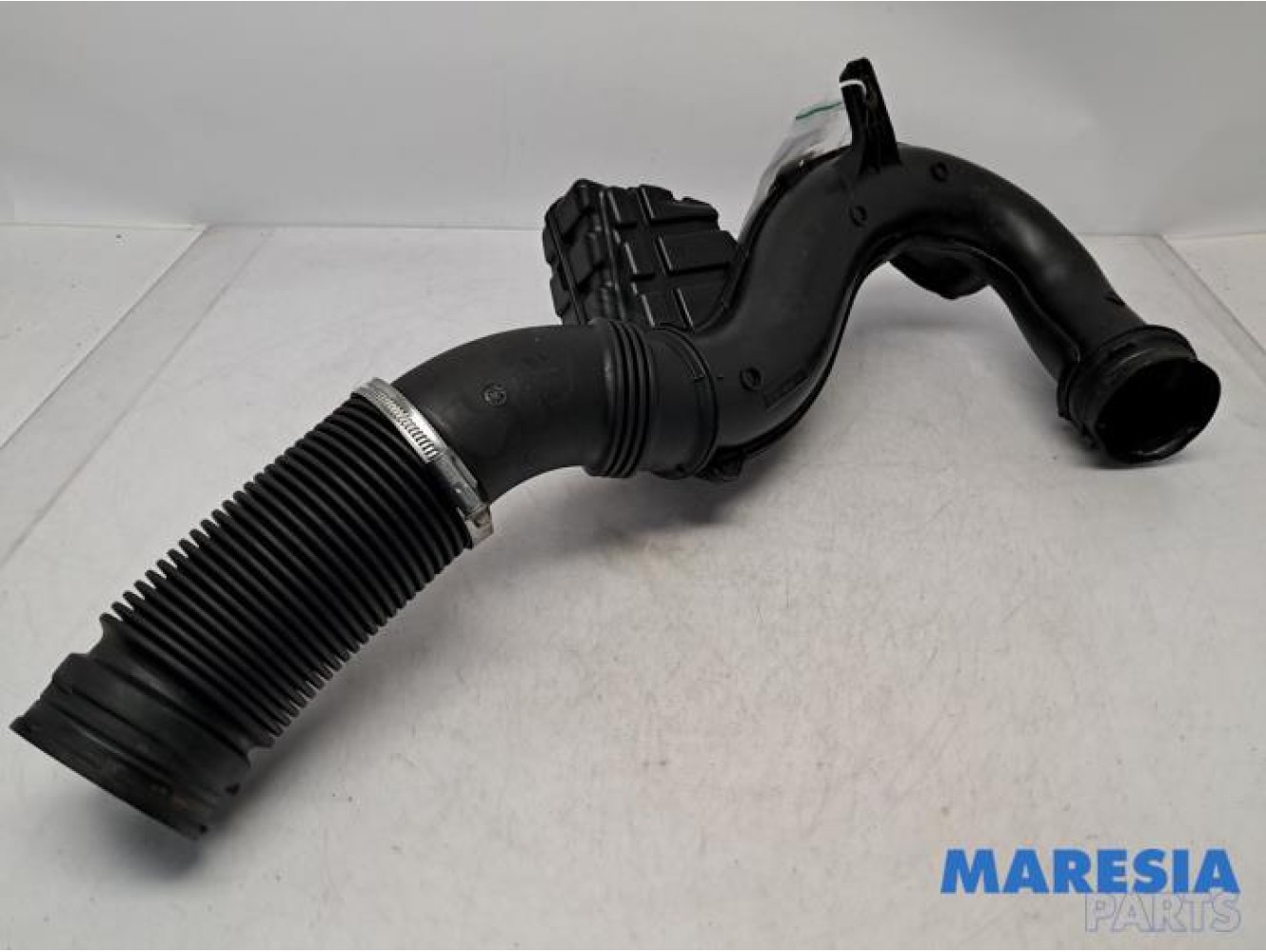 Renault - Trafic - Air intake hose