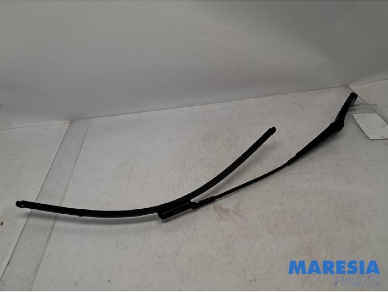 Renault - Trafic - Front wiper arm