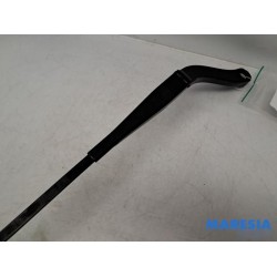 Renault - Trafic - Front wiper arm