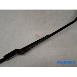 Renault - Trafic - Front wiper arm
