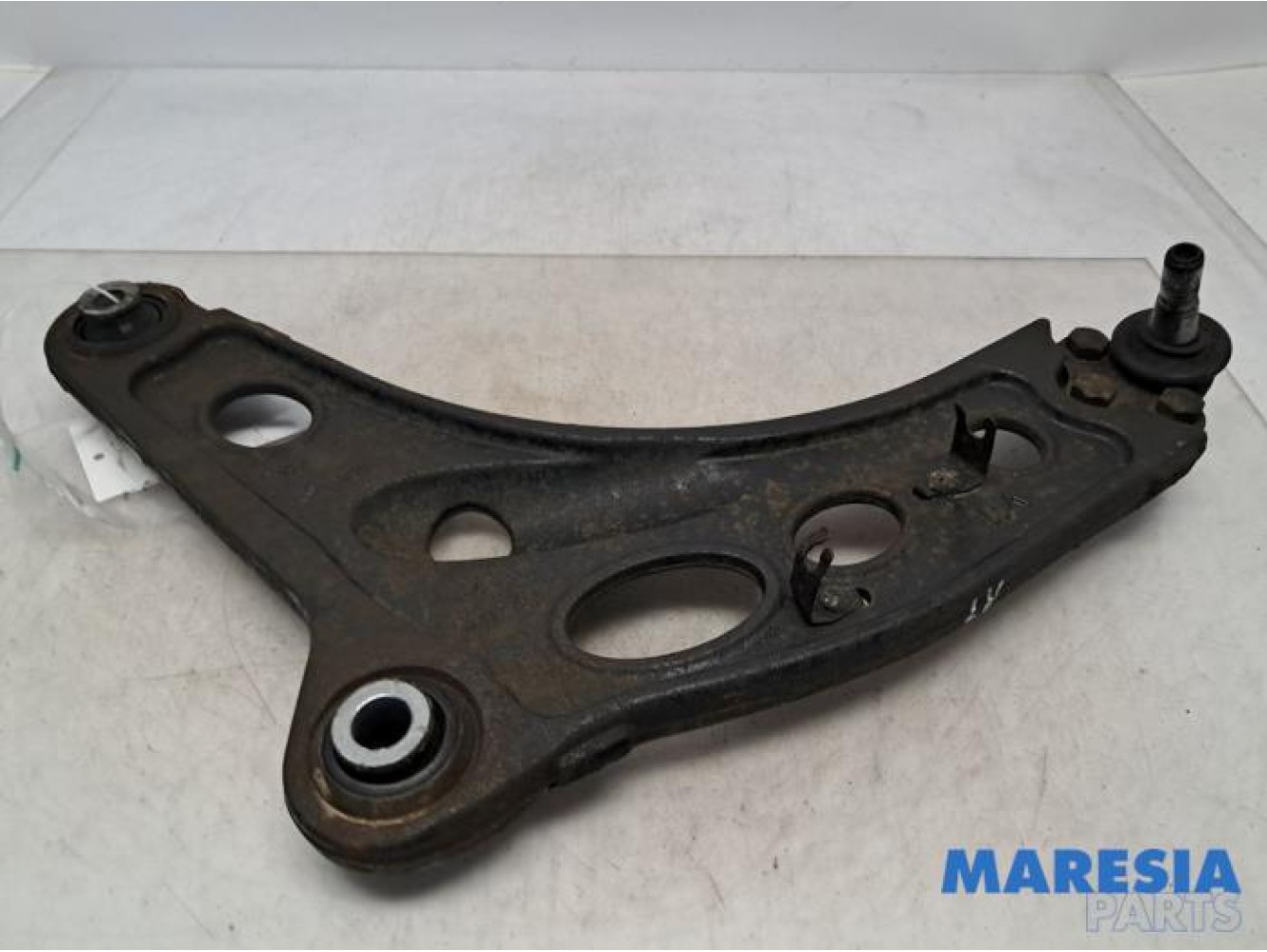 Renault - Trafic - Front lower wishbone, left