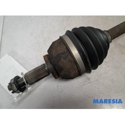 Renault - Trafic - Front drive shaft, left