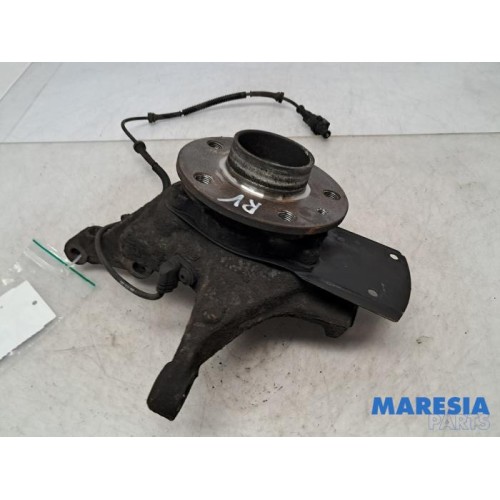 Renault - Trafic - Knuckle, front right