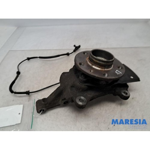 Renault - Trafic - Knuckle, front left