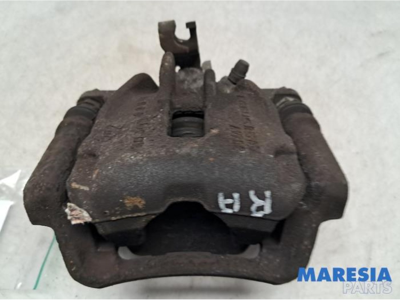 Renault - Trafic - Rear brake calliper, right