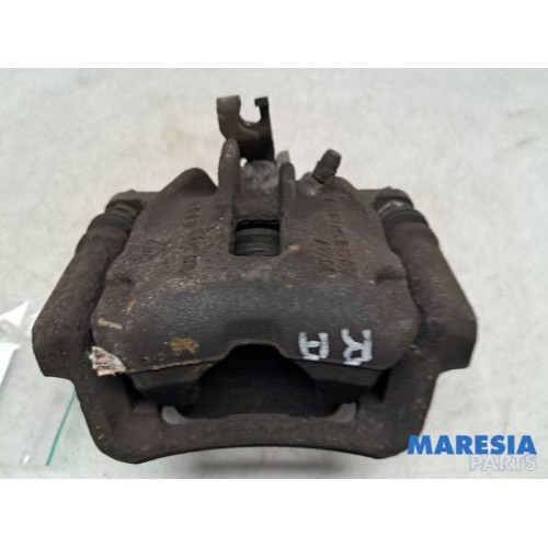Renault - Trafic - Rear brake calliper, right