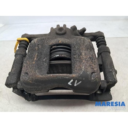 Renault - Trafic - Front brake calliper, left