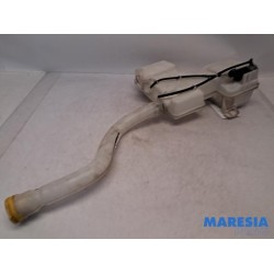 Renault - Trafic - Front windscreen washer reservoir