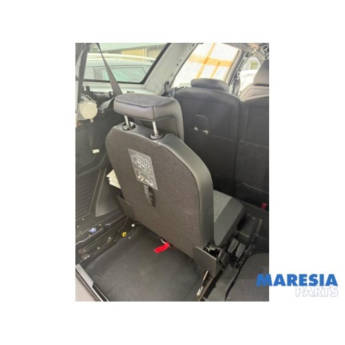 Peugeot - 5008 - Rear seat