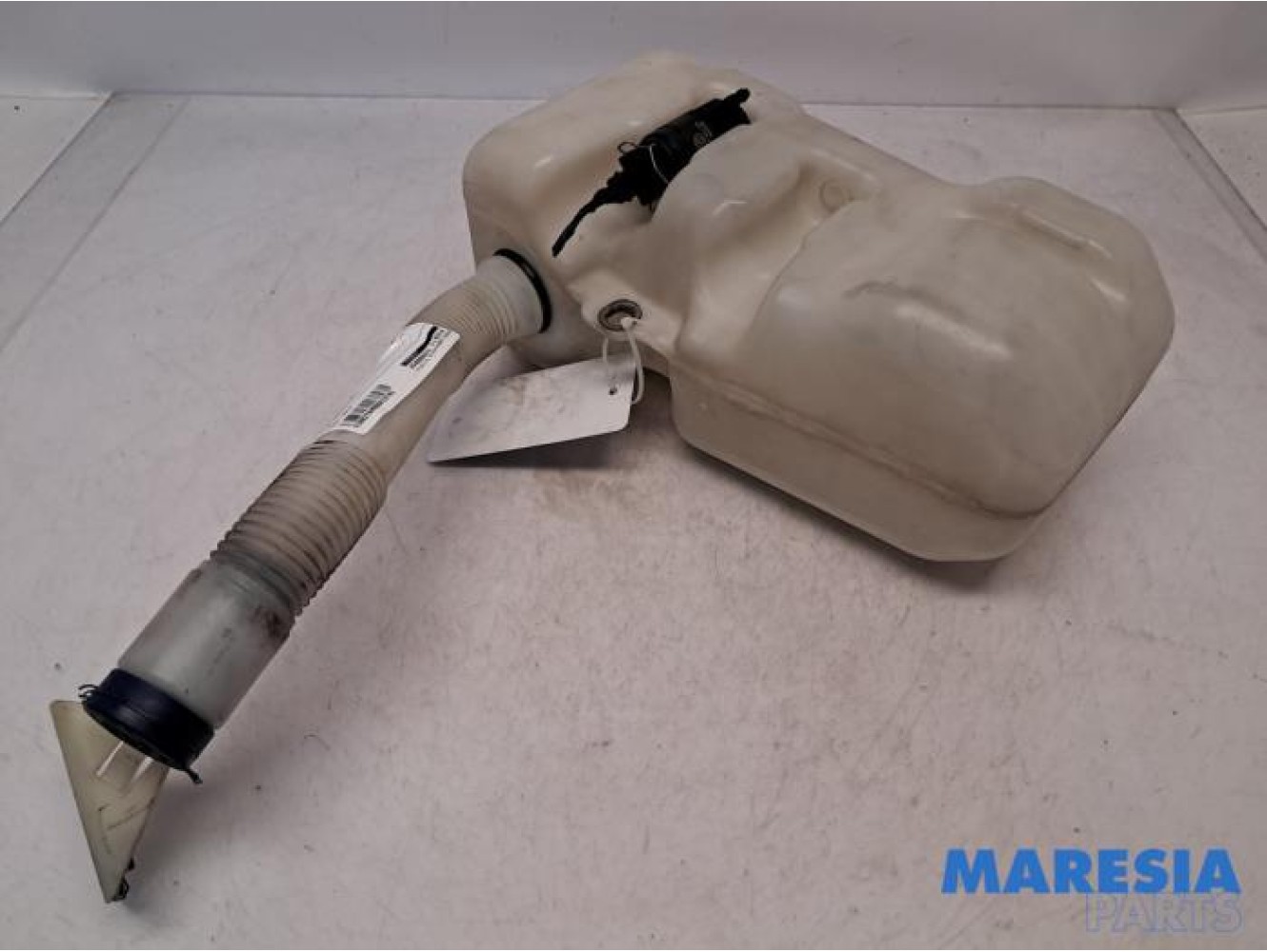 Fiat - Ducato - Front windscreen washer reservoir