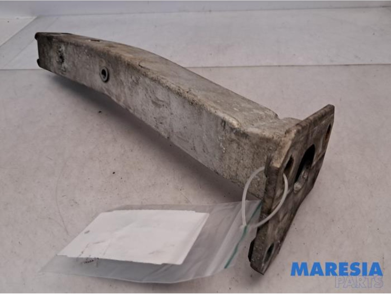 Alfa Romeo - Giulietta - Front part support