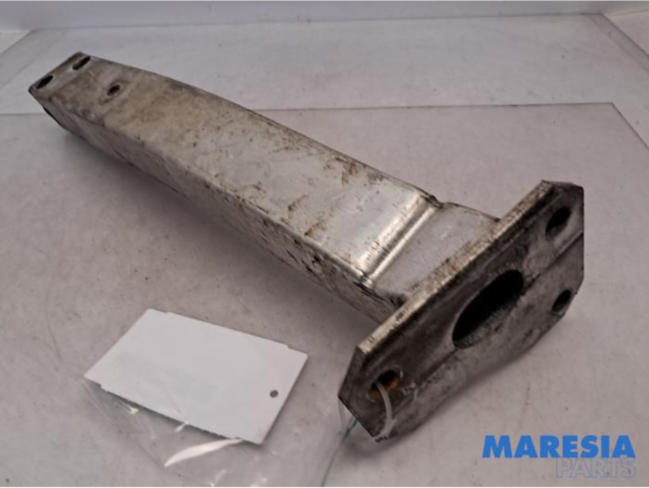 Alfa Romeo - Giulietta - Front part support