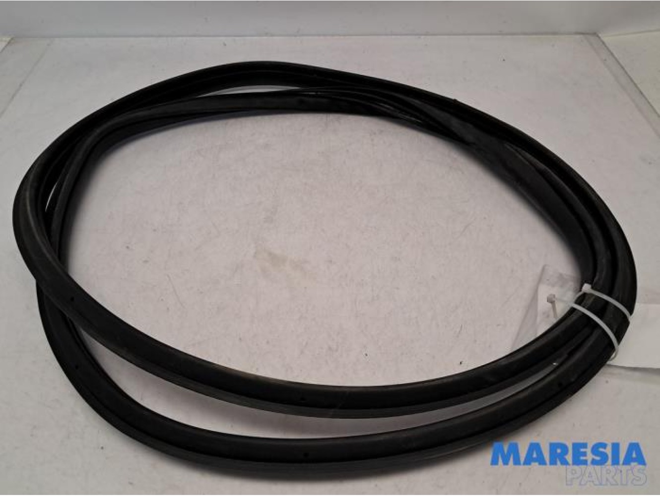 Alfa Romeo - Giulietta - Rear door seal 4-door, right