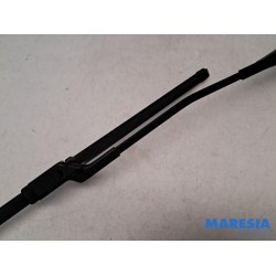 Alfa Romeo - Giulietta - Front wiper arm