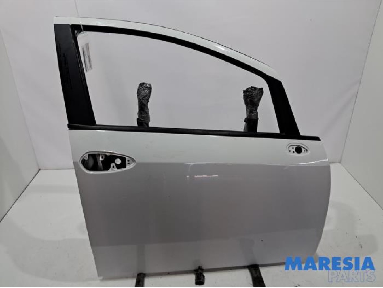 Fiat - Punto - Portière 4portes avant droite