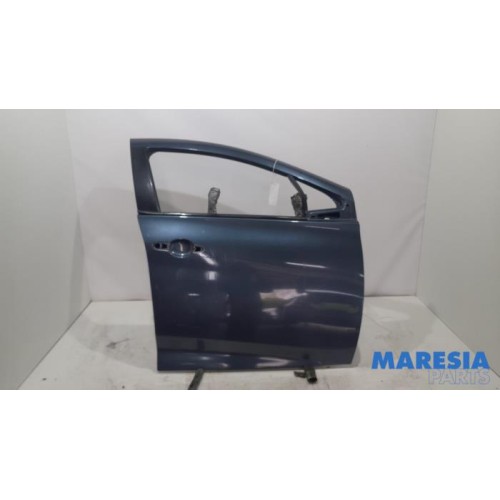 Renault - ZOE - Front door 4-door, right