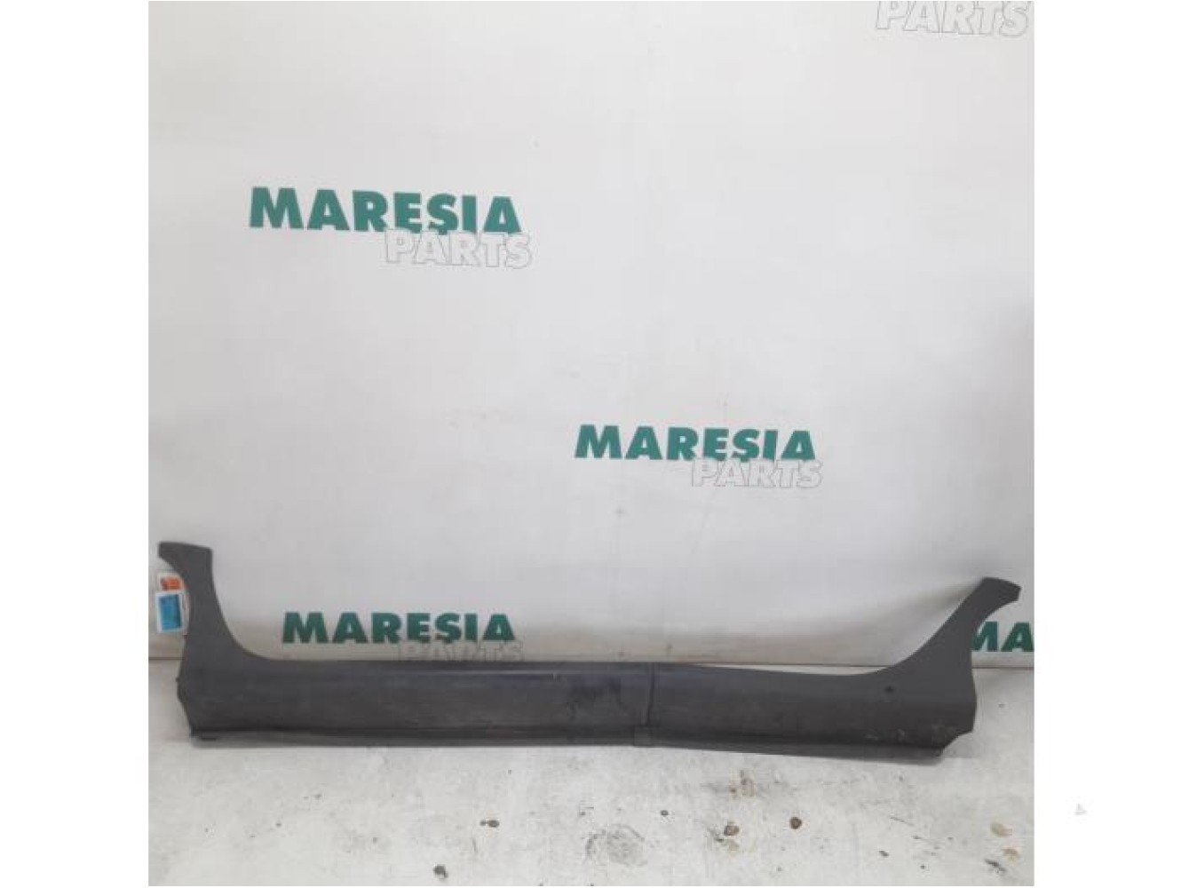 Renault - Megane Scenic - Zijskirt links